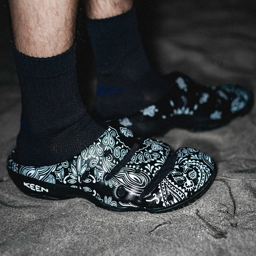 Men's Yogui Arts Clog x Hide and Seek H&S Black / Keen Online