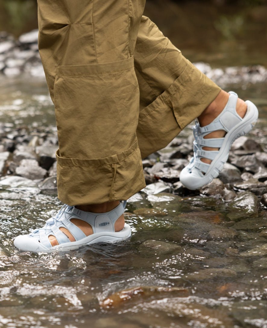 Women's Newport H2 Monochrome/Garnet / Keen Online
