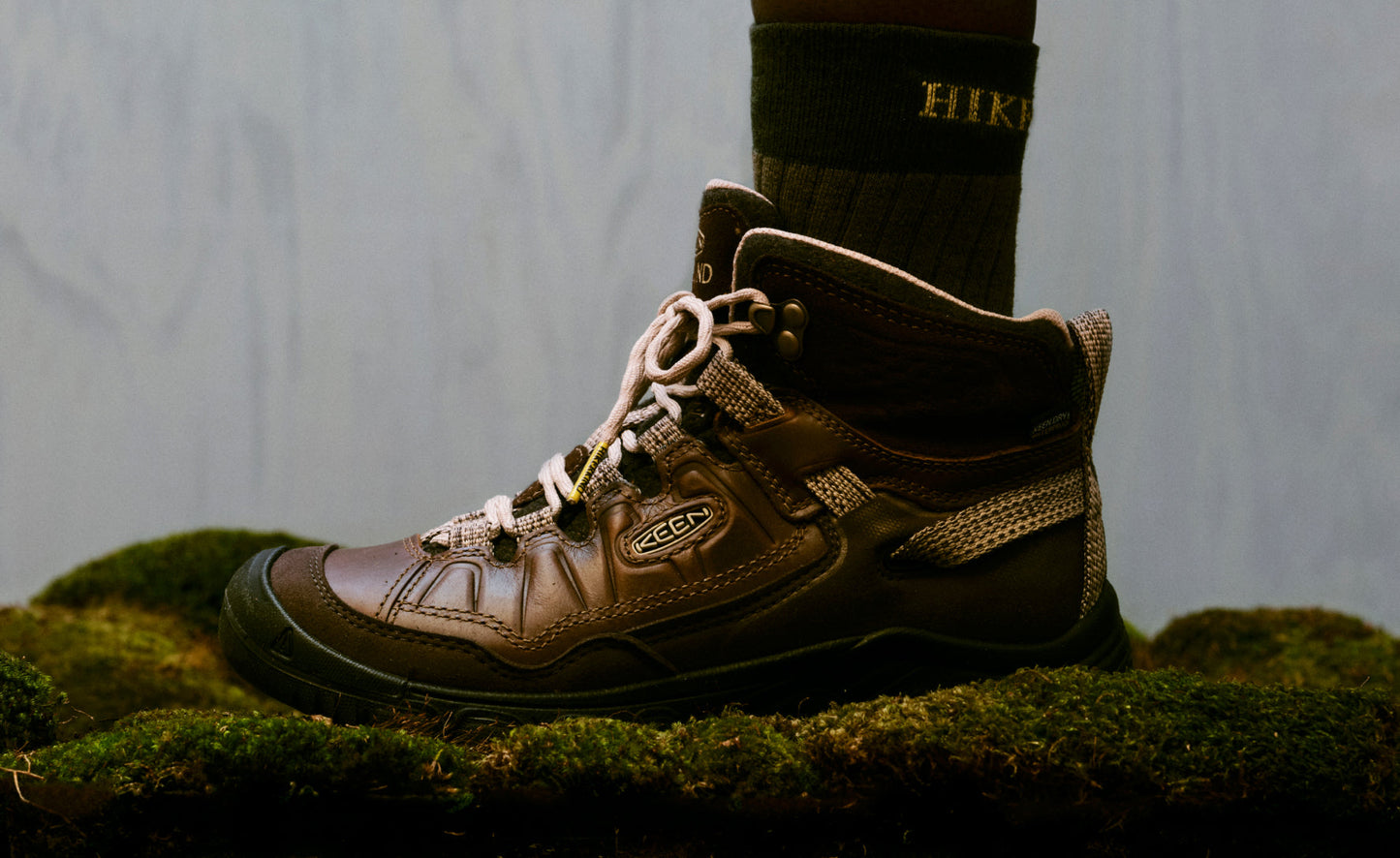 Women's Targhee IV Waterproof Hiking Boot x Hikerkind Dark Earth/Dark Earth / Keen Sale