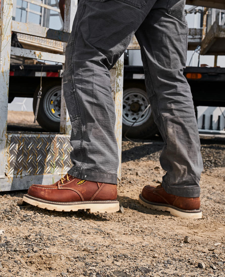 Men's Cincinnati 6" Waterproof 90° Heel Boot (Soft Toe) Tuscan Red/Sandshell / Keen Sale