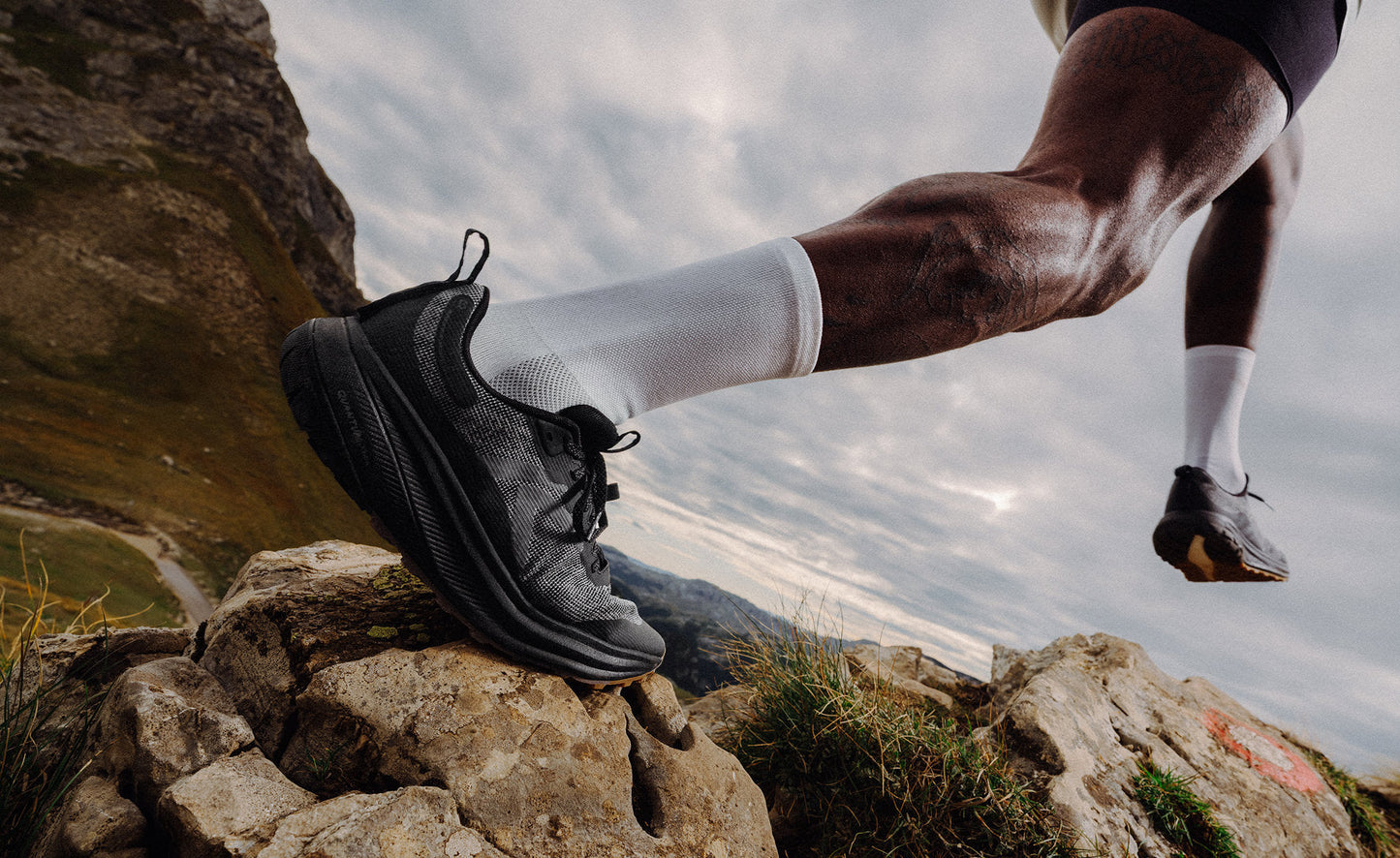 Men's Roam Trail Running Shoe Black/Magnet / Keen Online