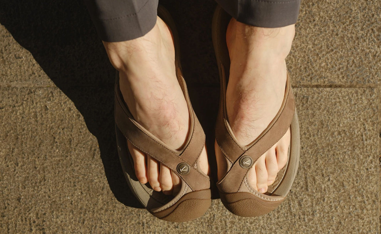 Men's Waimea Leather Flip-Flop Destination Pack / Keen Sale