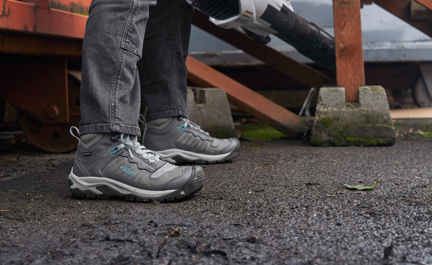 Women's Reno Waterproof Mid (Soft Toe) Magnet/Ipanema / Keen Online