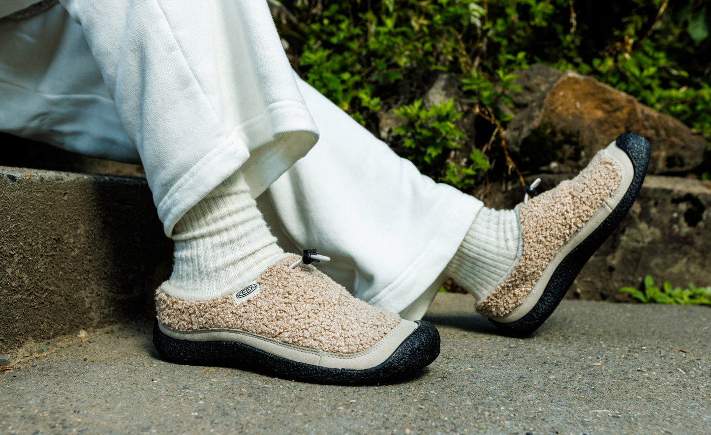 Women's Howser III Slide Plaza Taupe/Black | Kenn On Sale