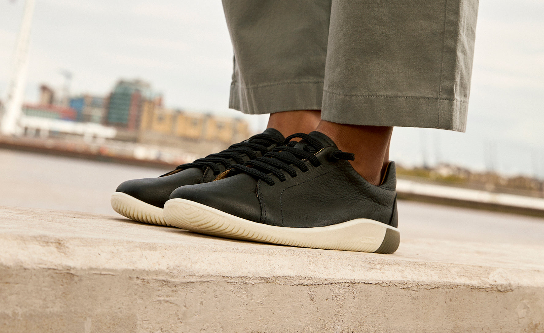 Women's KNX Leather Sneaker Black/Star White / Keen For sale