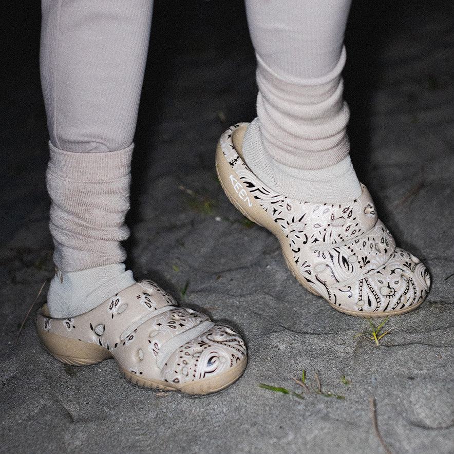 Women's Yogui Arts Clog x Hide and Seek H&S Sand / Keen Online